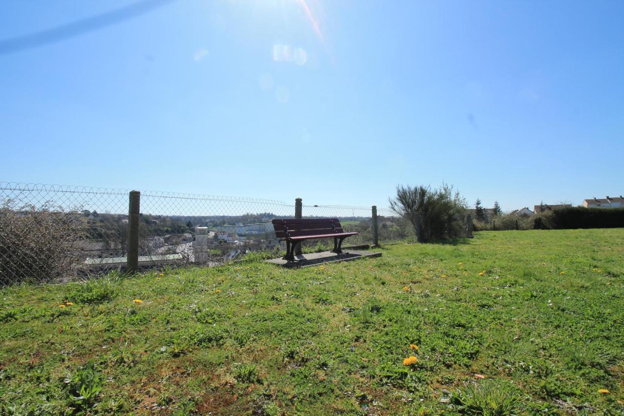 Valley View Retreat: Fully Renovated Apartment with Free Parking and Streaming Pont-Hebert Exterior photo
